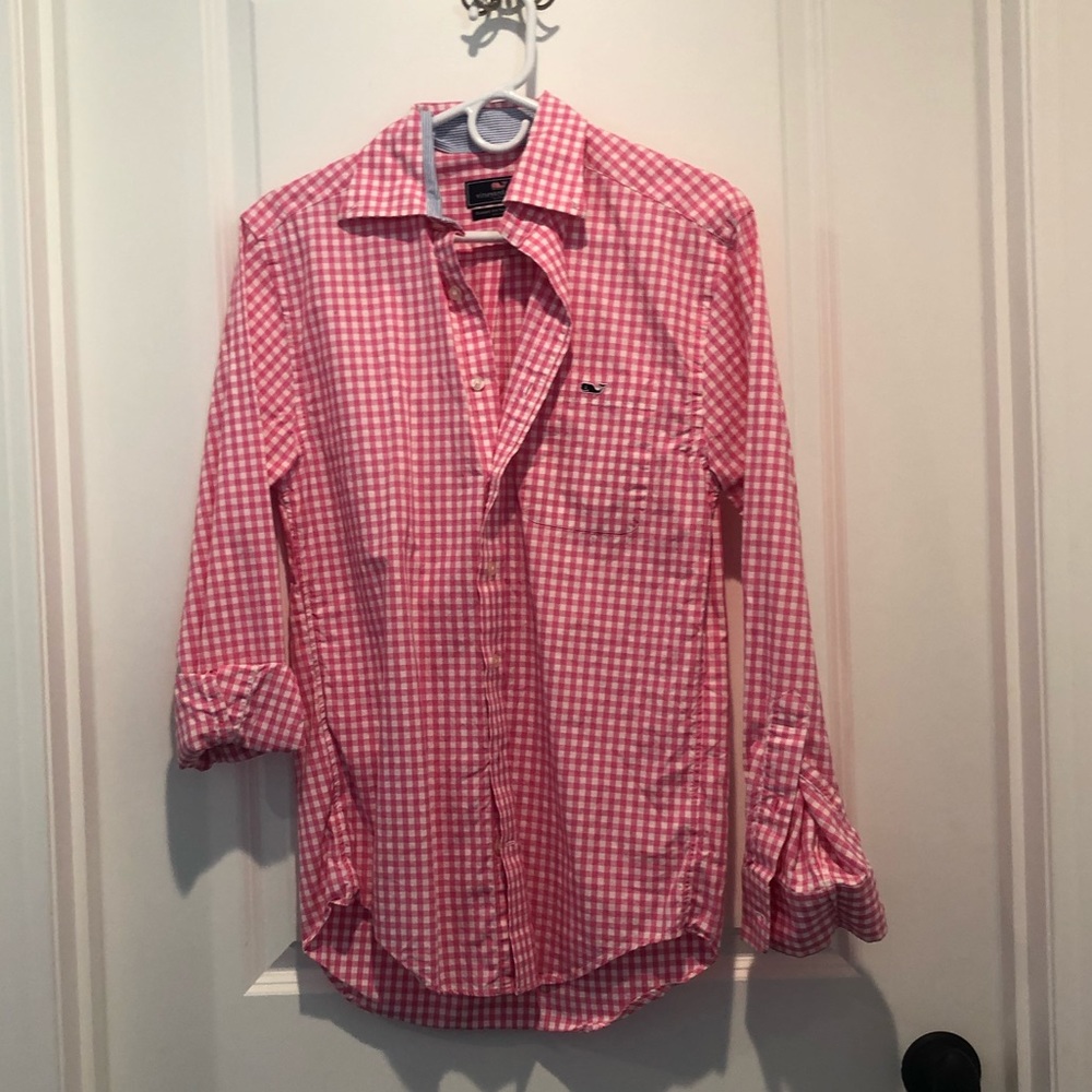 Vineyard vines button down shirt